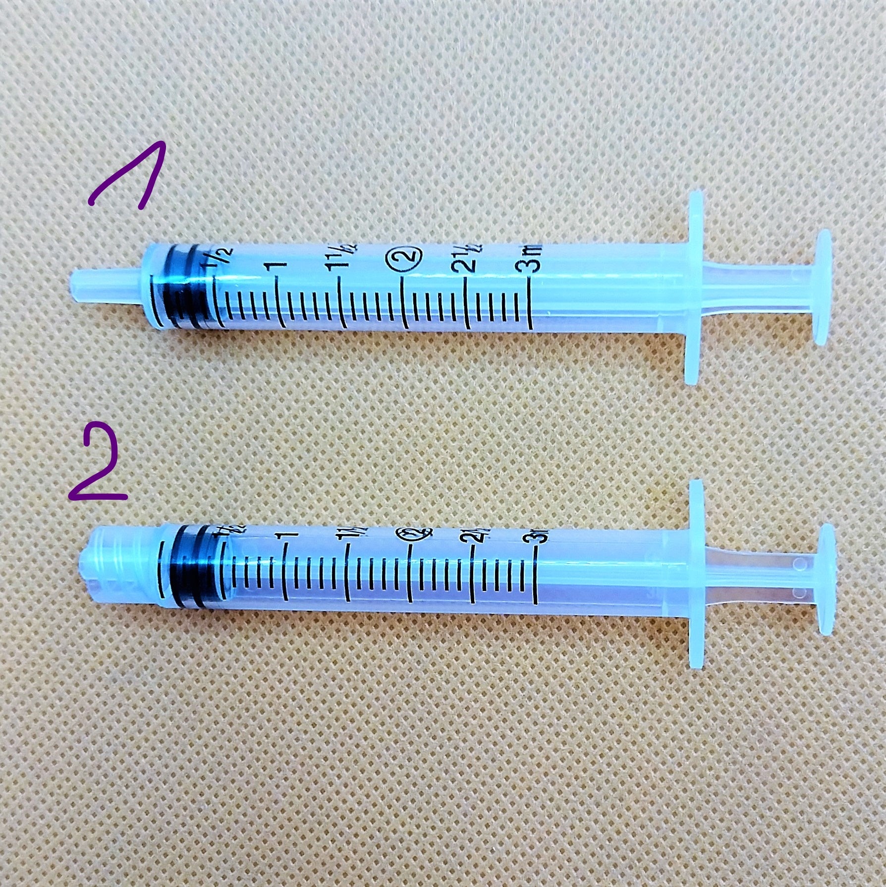 Aufzuchtsauger - weicher Silikonsauger, zum Füttern mit Luer Ansatz Spritzen, gelocht