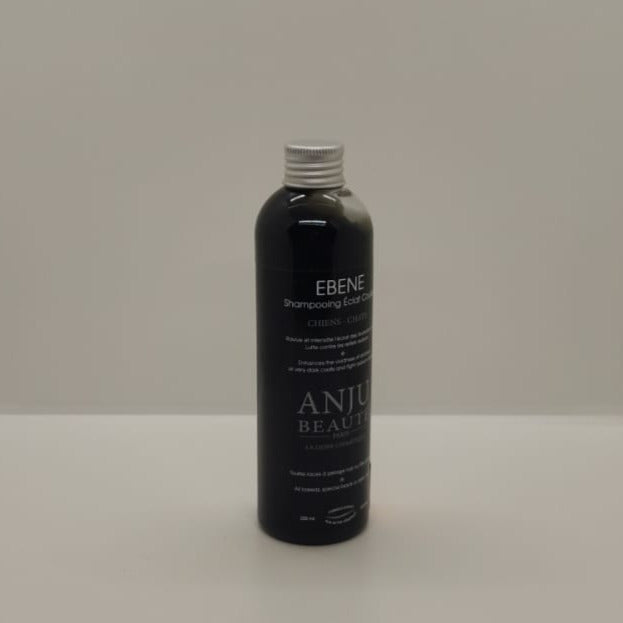 Anju Beauté Ebene Shampoo für schwarzes, sehr dunkles Fell, bekämpft kastanienbraune Streifen